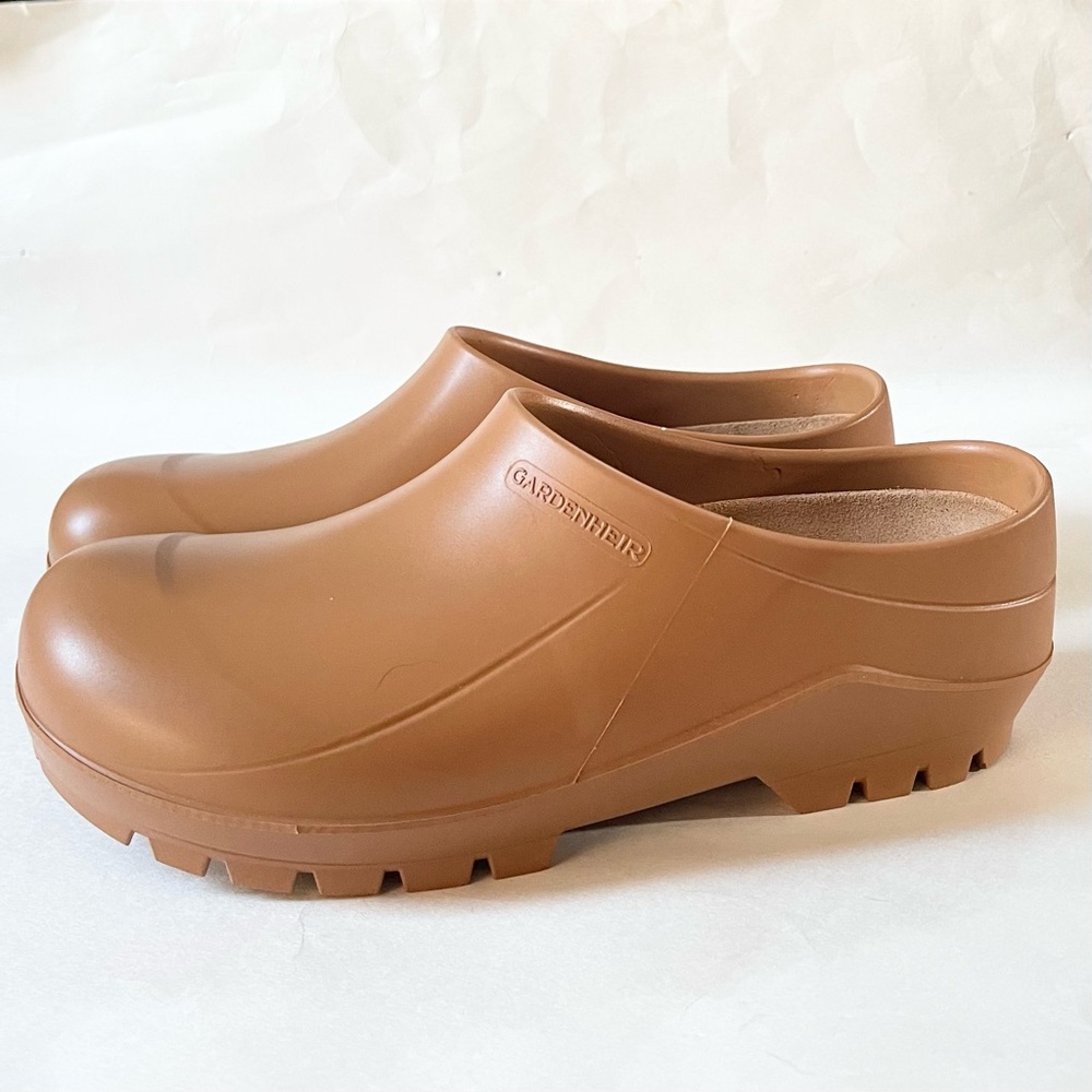 Brand New Women’s Wheat Tan Gardening Rubber Clogs Size EU 40/9US Italy